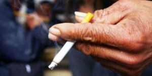 电子烟的危害大还是纸烟的危害大？